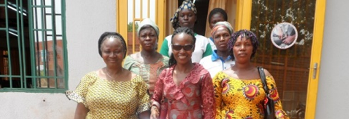 Remise des fonds aux associations de Toussiana Femmes burkinabé en formation